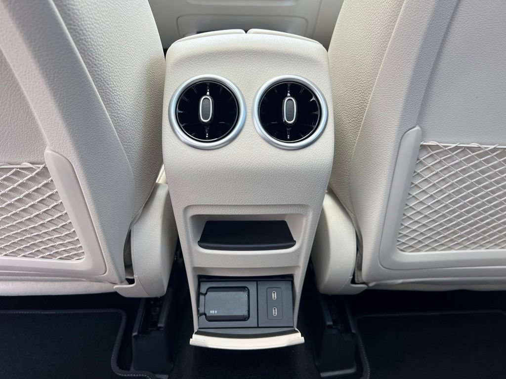 New 2026 Mercedes-Benz GLB 250 4MATIC image 30