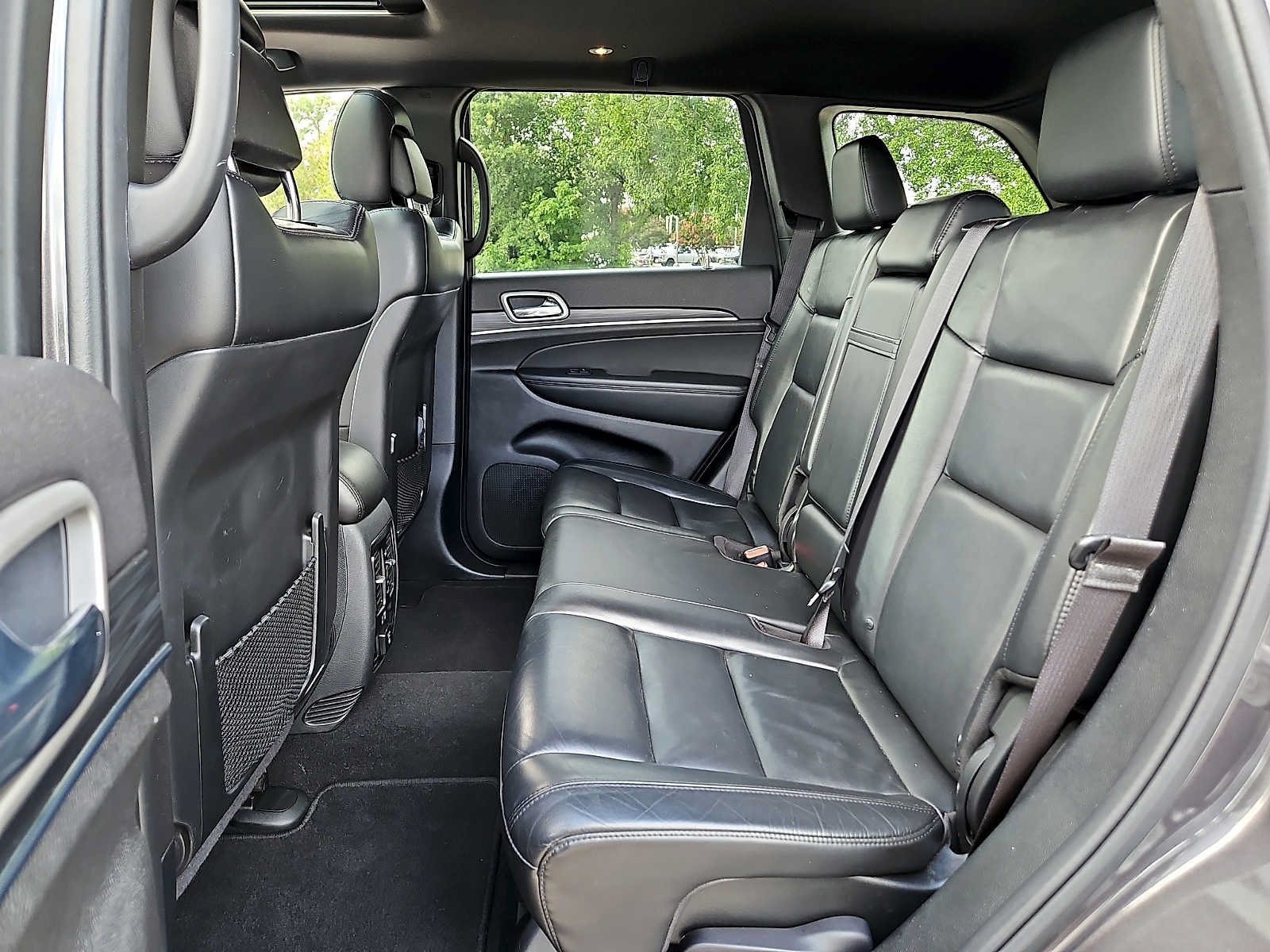 Used 2020 Jeep Grand Cherokee Limited AWD/4WD image 10