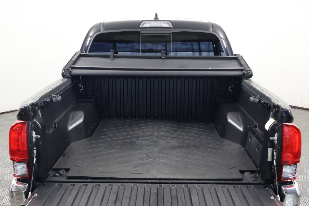 Used 2022 Toyota Tacoma SR5 RWD image 14