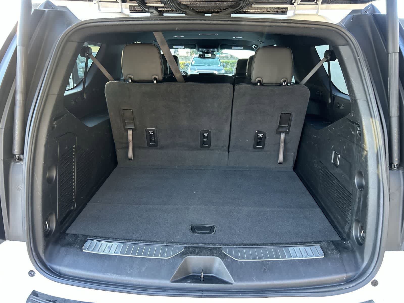 Used 2024 Chevrolet Suburban RST RWD image 19