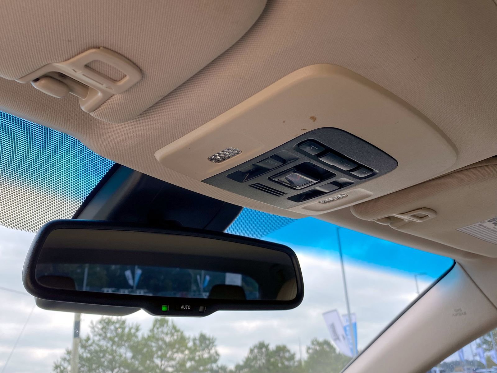 Used 2021 Toyota Avalon XLE w/ Moonroof Package image 22