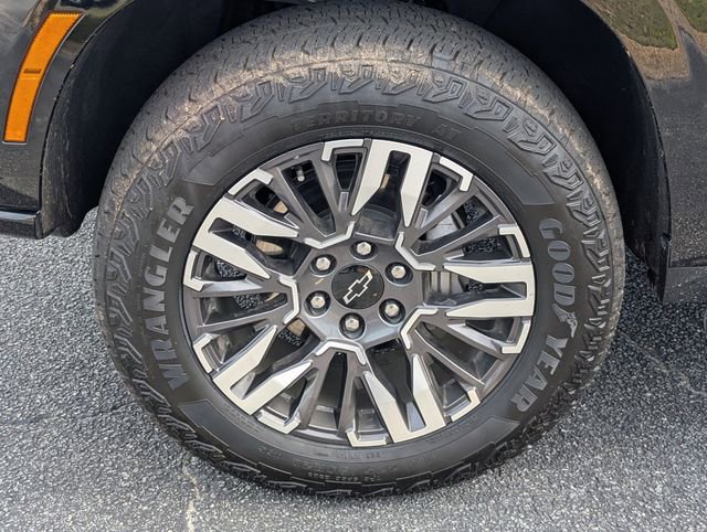 Used 2025 Chevrolet Tahoe Z71 w/ Comfort Package image 13