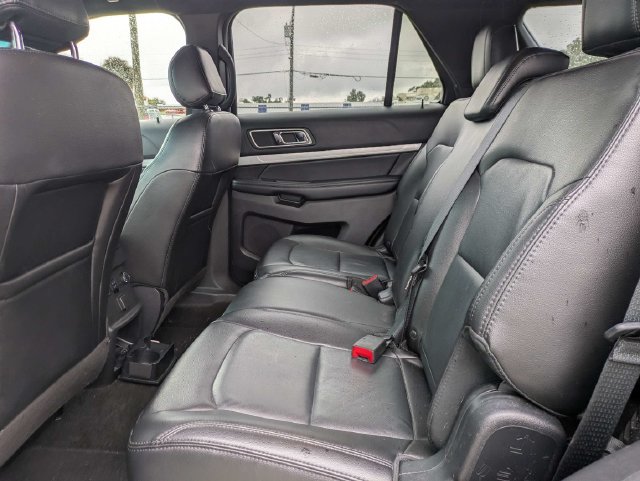 Used 2017 Ford Explorer XLT w/ Equipment Group 202A FWD image 14