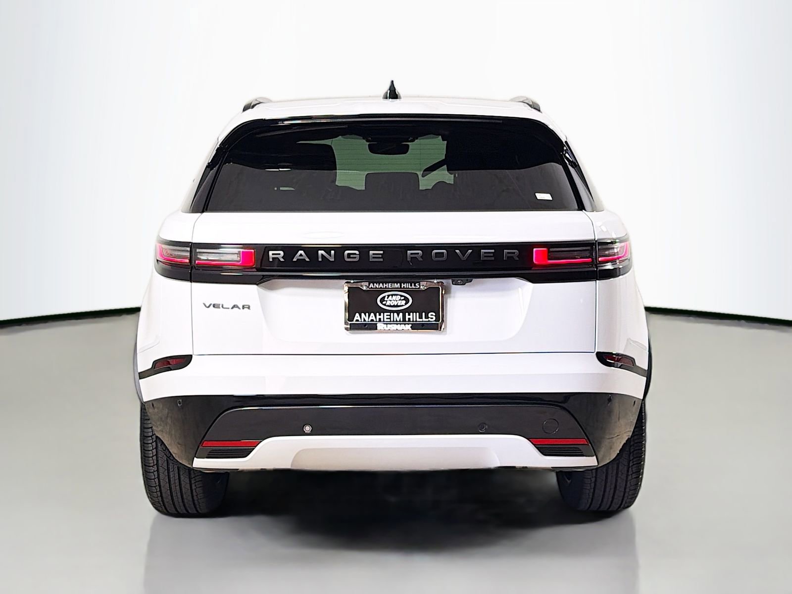 Used 2026 Land Rover Range Rover Velar Dynamic SE AWD/4WD image 4
