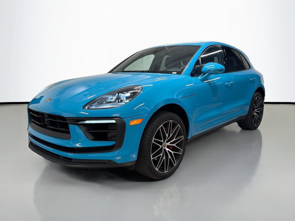 Certified 2022 Porsche Macan S AWD/4WD image 1