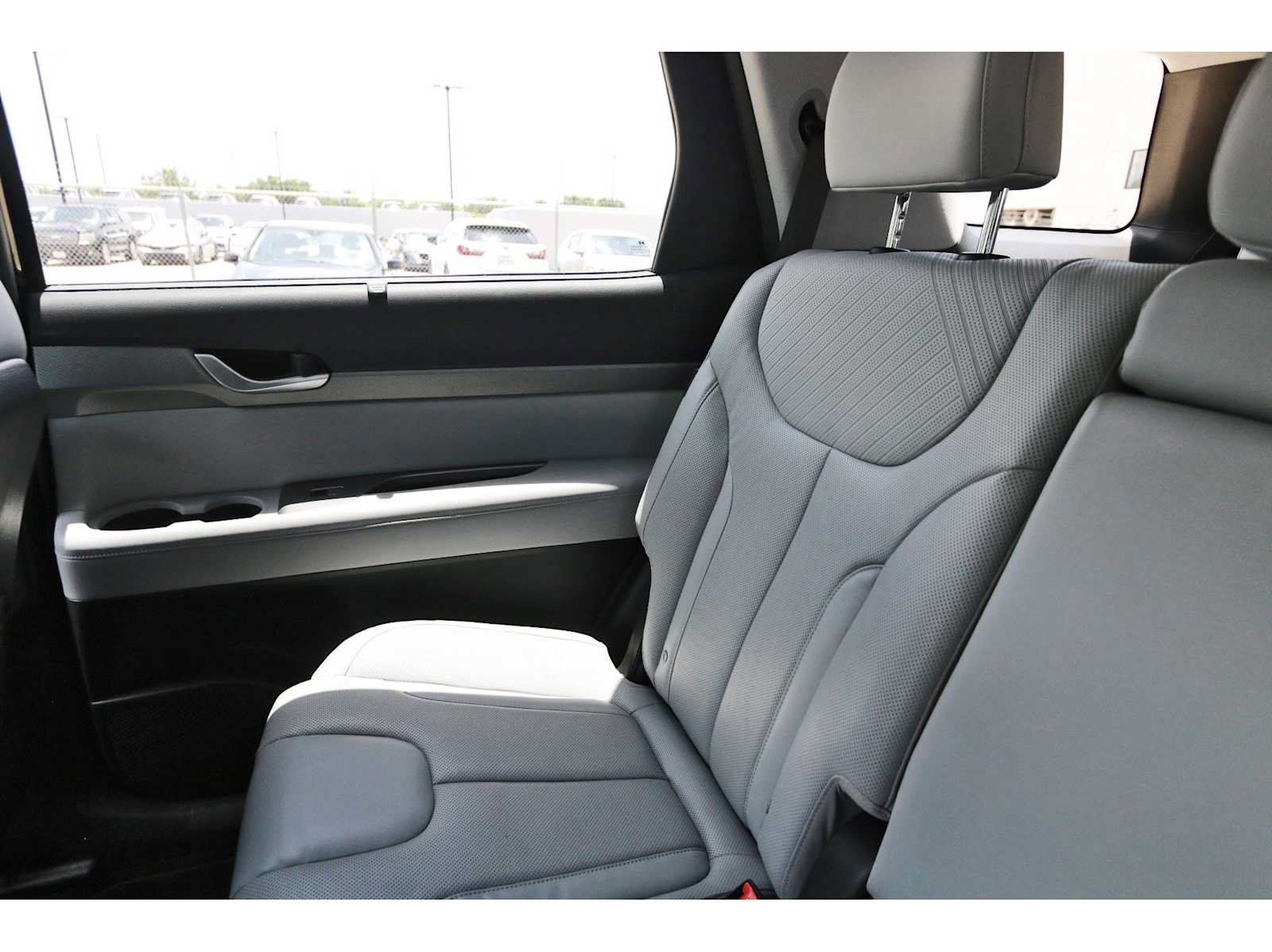 Used 2025 Hyundai Palisade SEL FWD image 9