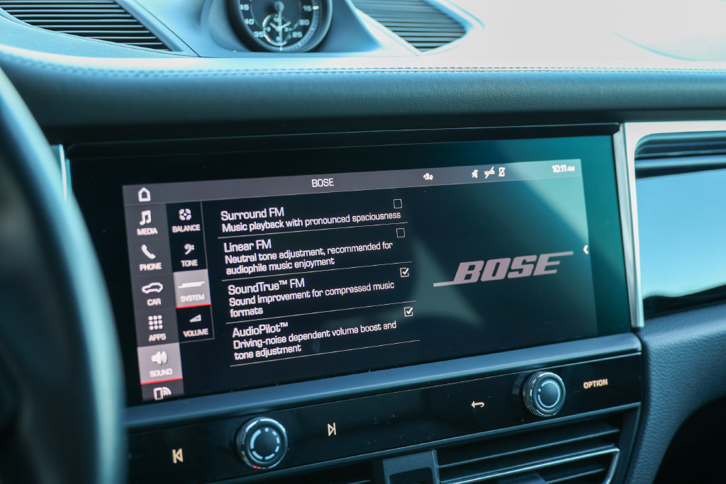 Certified 2023 Porsche Macan Turbo AWD/4WD image 47