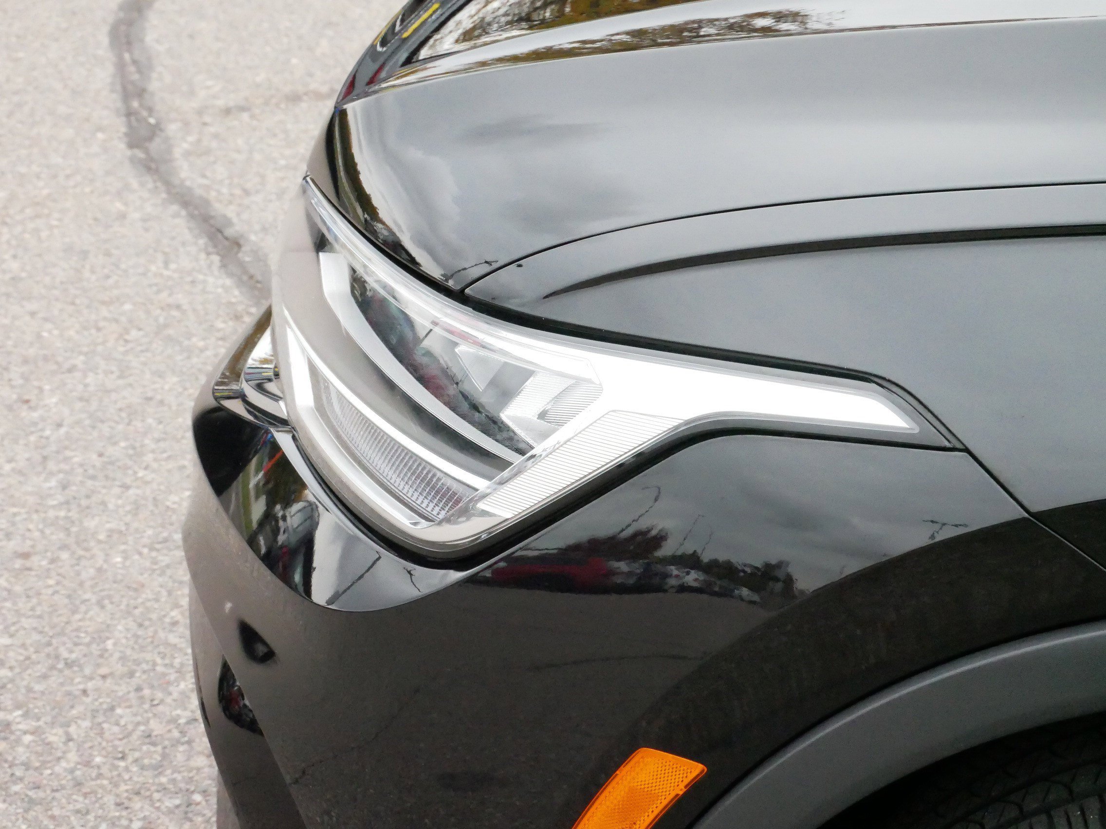 Certified 2024 Volkswagen Tiguan SE R-Line image 16