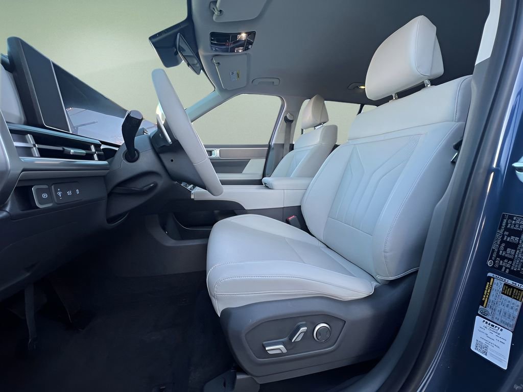 Used 2025 Hyundai Santa Fe SEL image 10