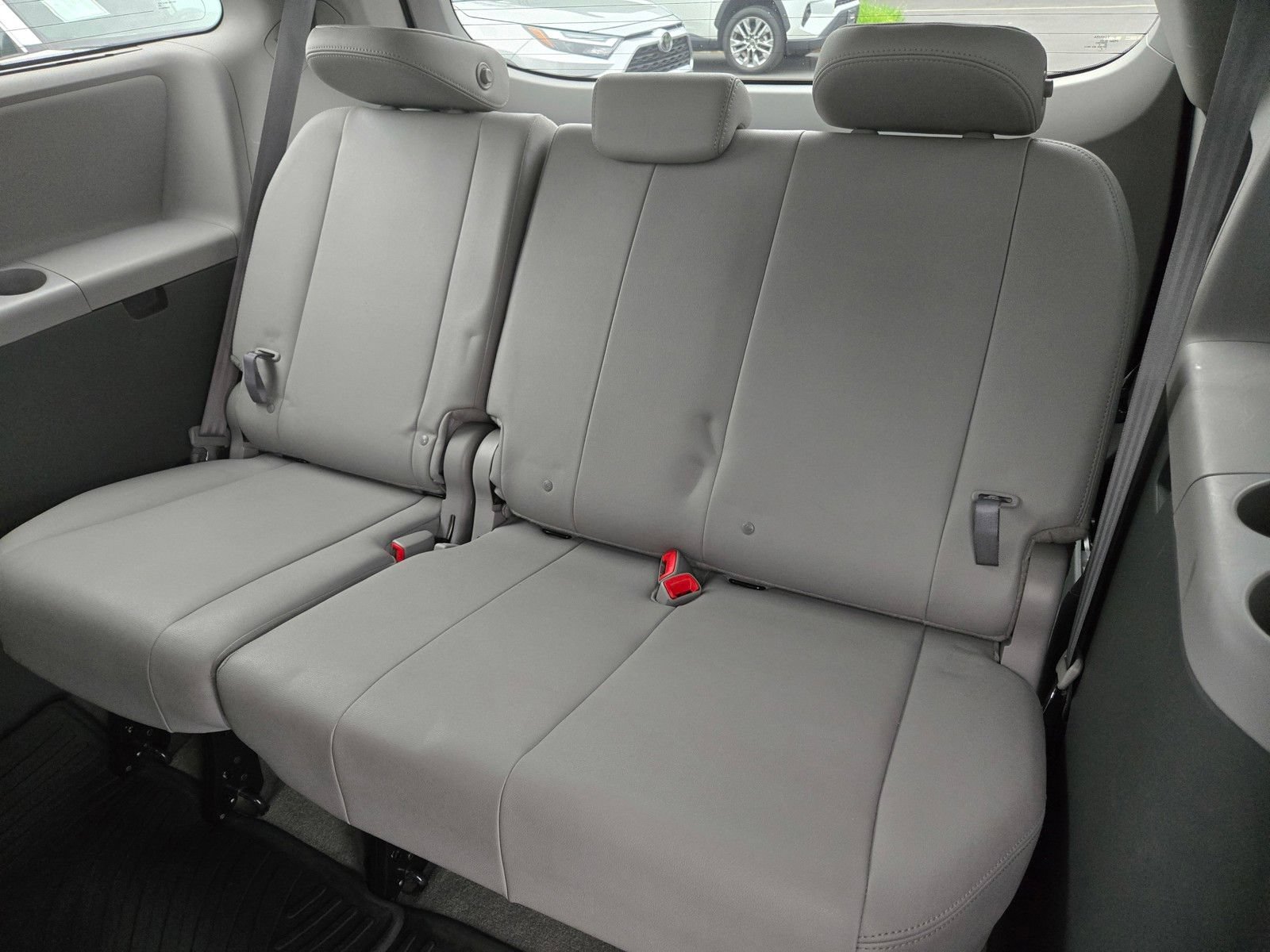 Certified 2018 Toyota Sienna XLE w/ XLE Navigation Package FWD image 12