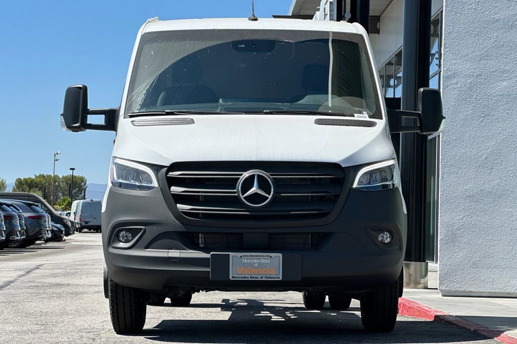 Used 2024 Mercedes-Benz Sprinter 4500 image 8
