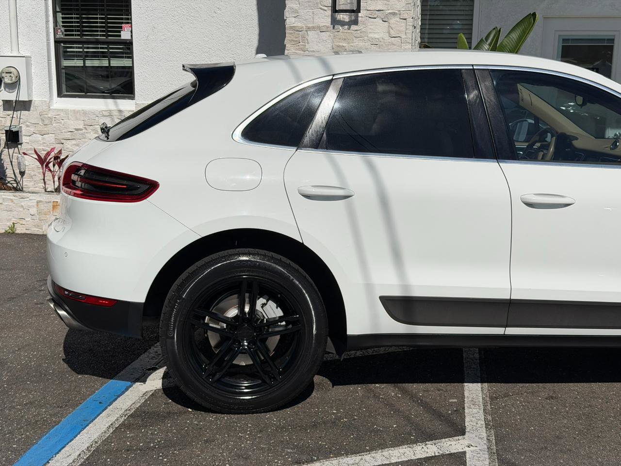 Used 2015 Porsche Macan S image 16