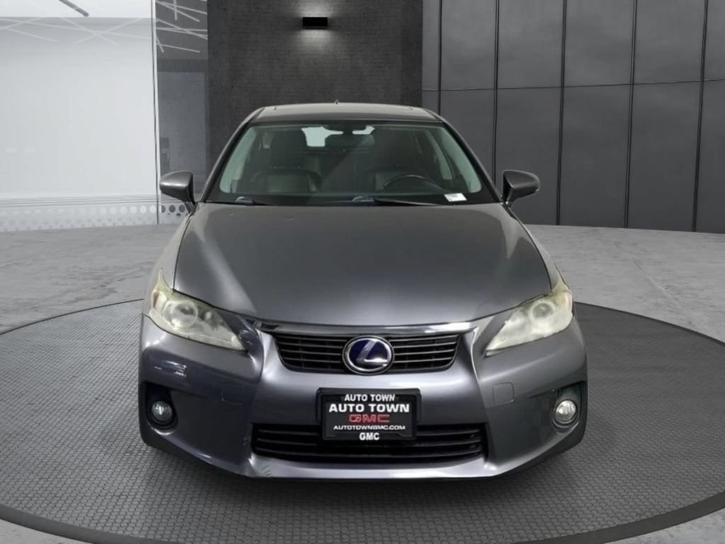 Used 2013 Lexus CT 200h w/ Premium Pkg w/Navigation FWD image 2