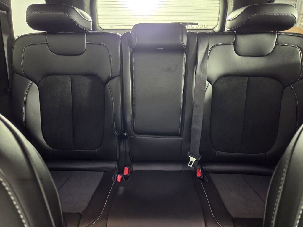 Used 2026 Jeep Grand Cherokee Altitude RWD image 22