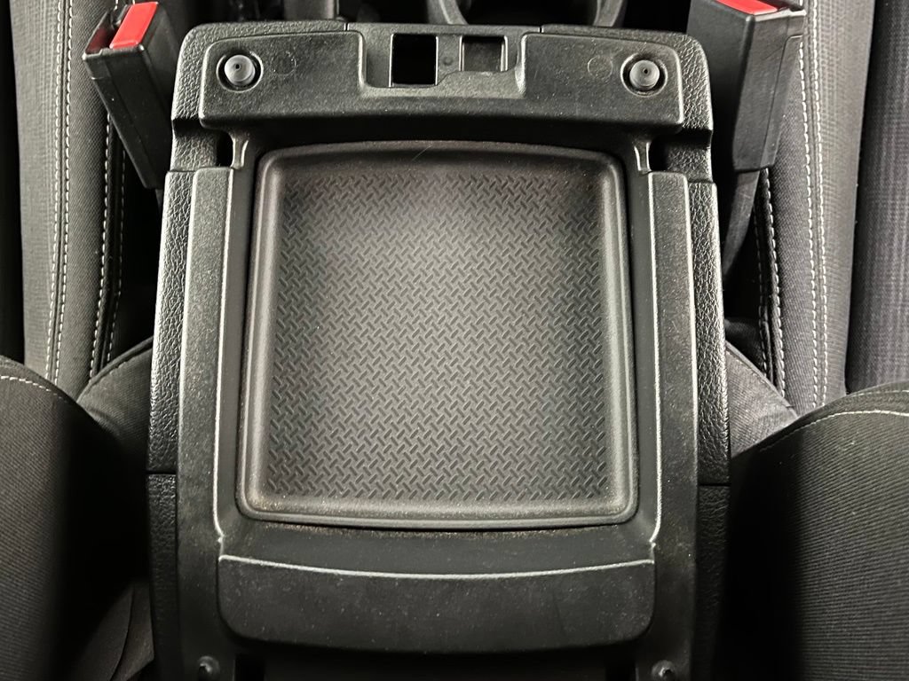 Used 2015 Jeep Wrangler Unlimited Rubicon w/ Connectivity Group AWD/4WD image 24