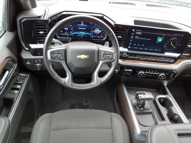 Used 2022 Chevrolet Silverado 1500 LT AWD/4WD image 6
