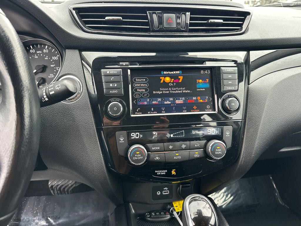 Used 2021 Nissan Rogue Sport SV image 30