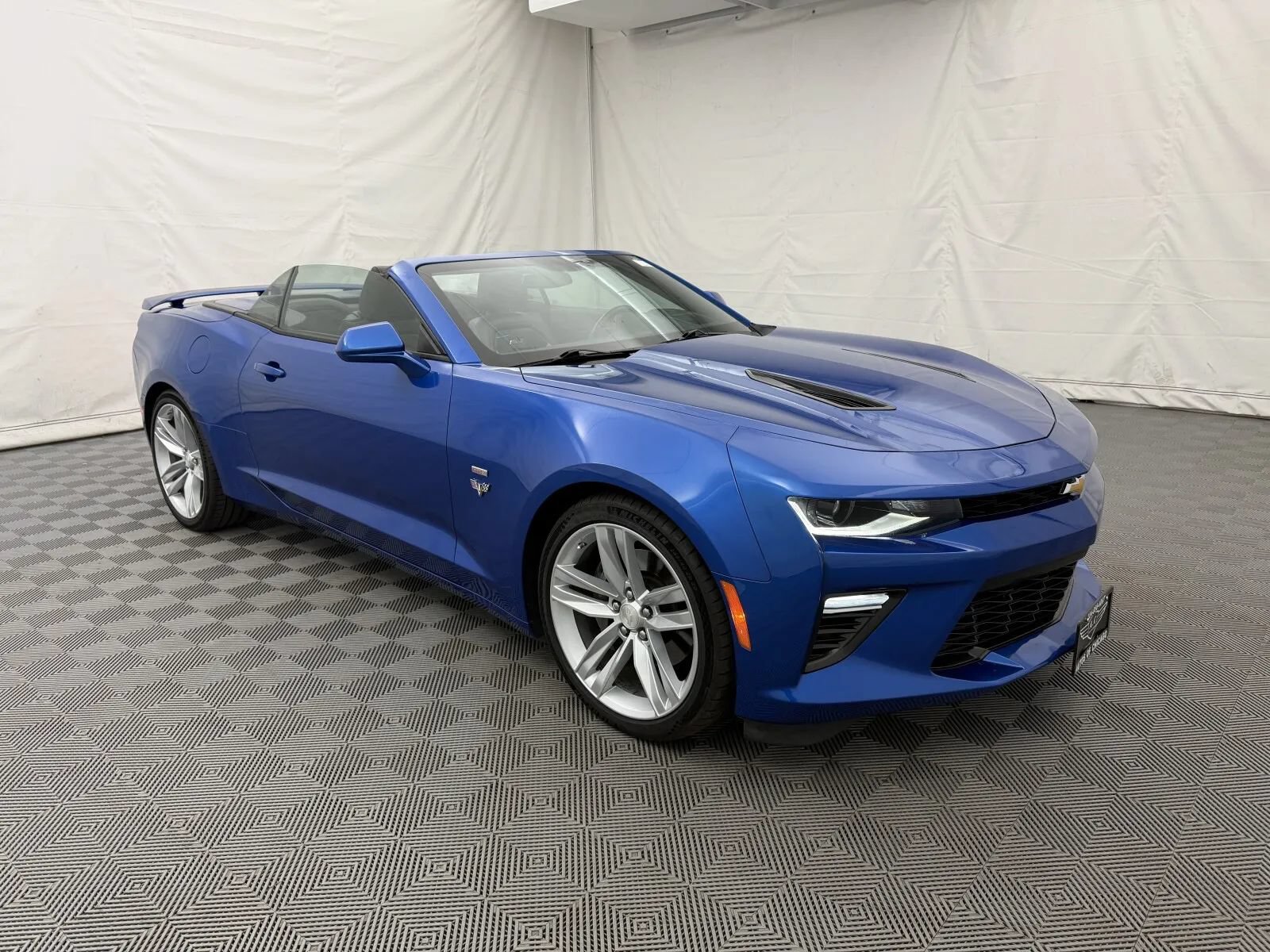 Used 2016 Chevrolet Camaro SS RWD image 4