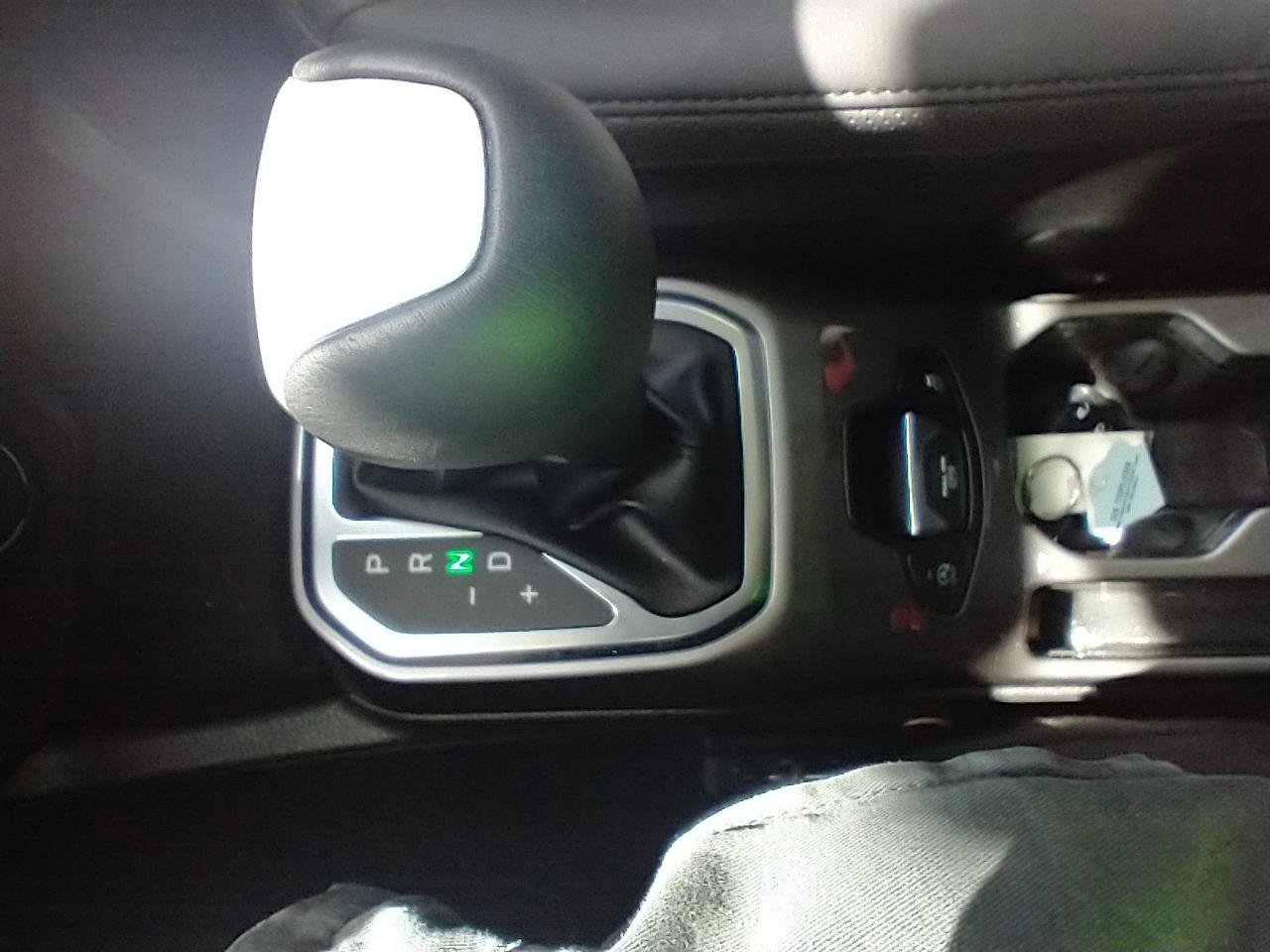 Used 2022 Jeep Renegade Limited image 36