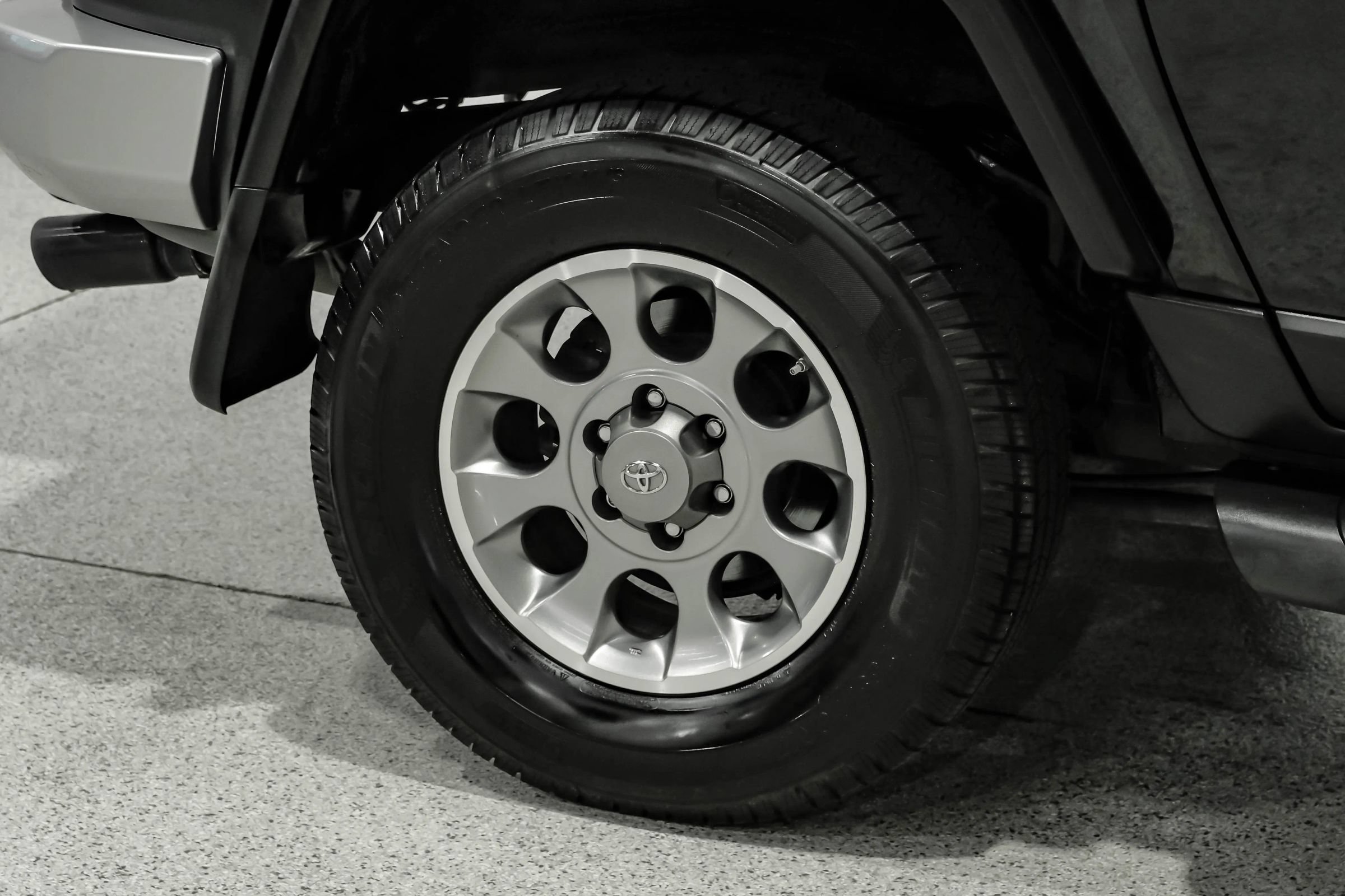 Used 2013 Toyota FJ Cruiser 4WD w/ Upgrade Pkg image 54