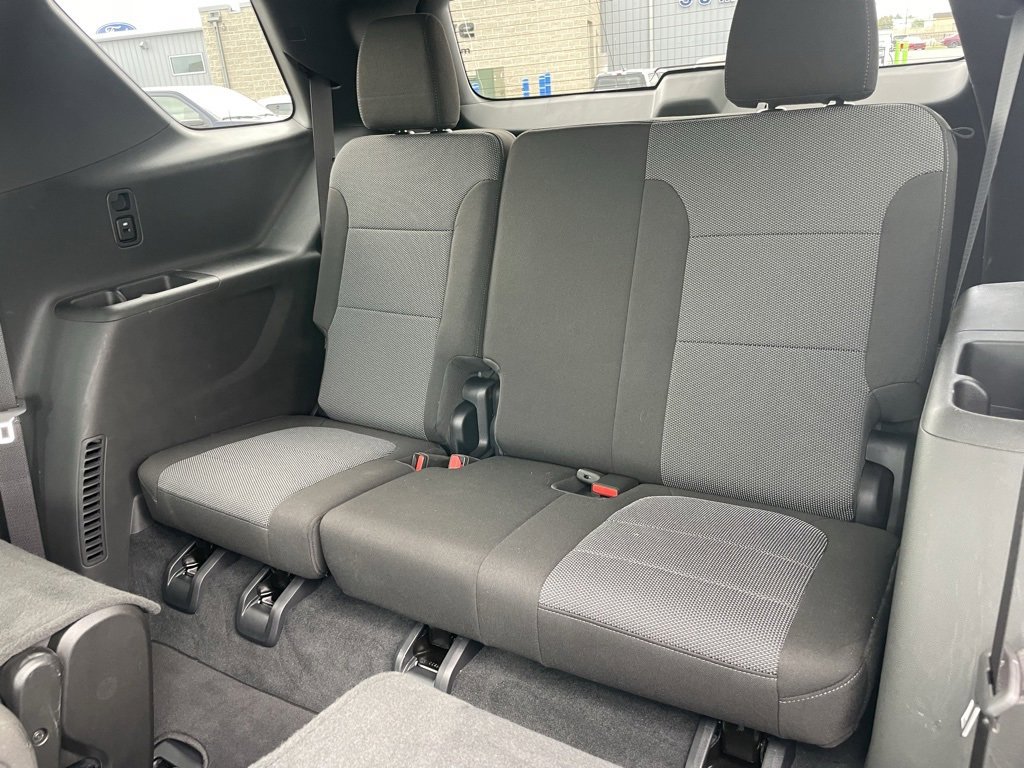 Used 2023 Chevrolet Traverse LT image 9
