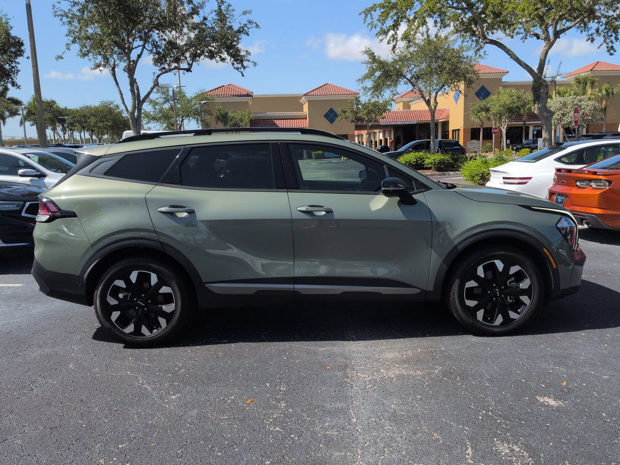 Used 2023 Kia Sportage X-Line w/ X-Line Premium Package AWD/4WD image 3