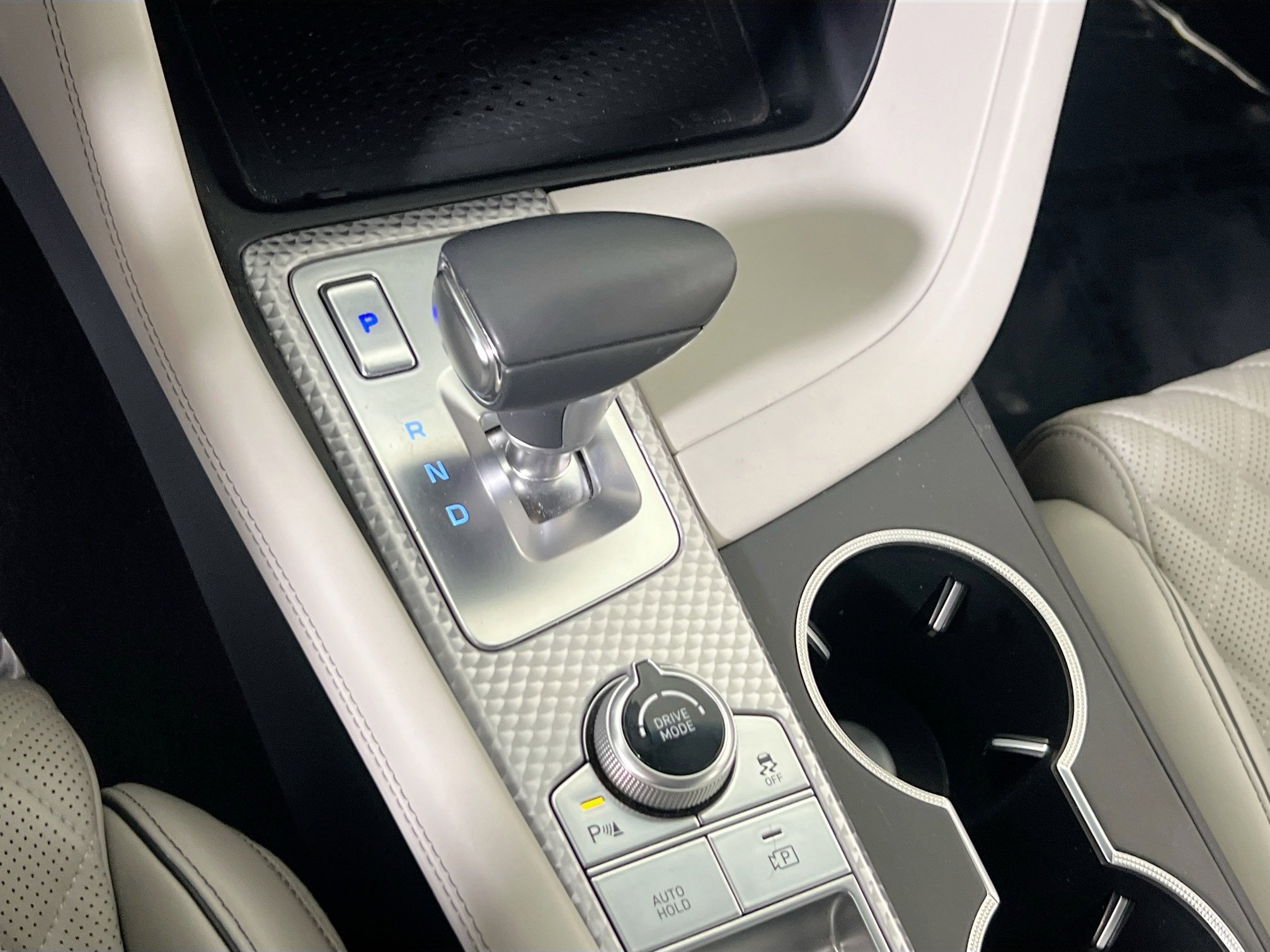 Used 2023 Genesis G70 3.3T w/ Sport Prestige Package image 17