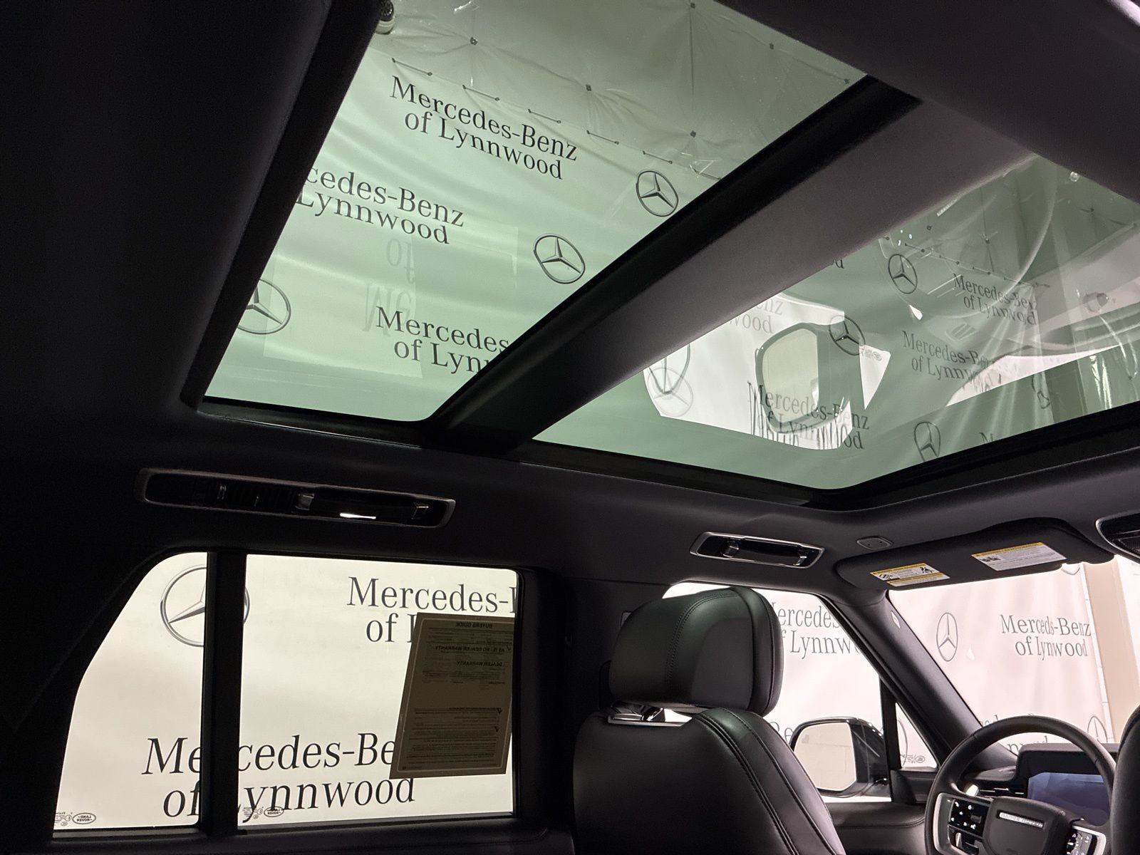 Used 2025 Land Rover Range Rover SE image 14