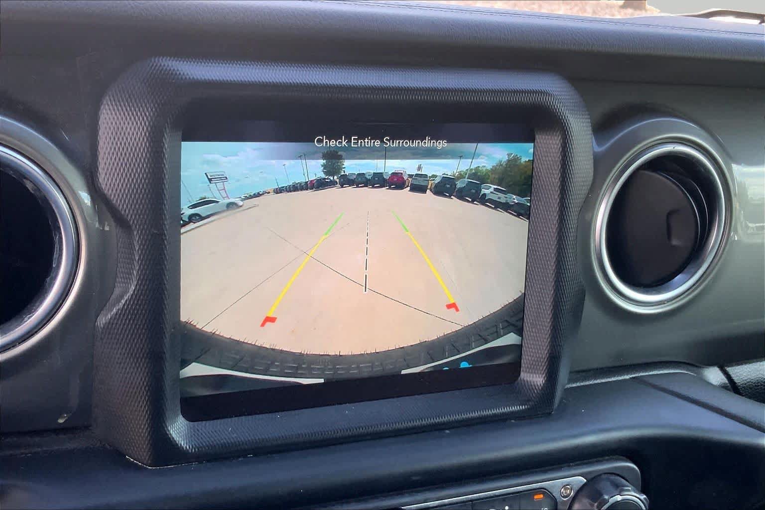Used 2023 Jeep Wrangler Unlimited Sahara AWD/4WD image 28