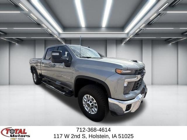 Used 2025 Chevrolet Silverado 2500 LT w/ Convenience Package AWD/4WD image 2