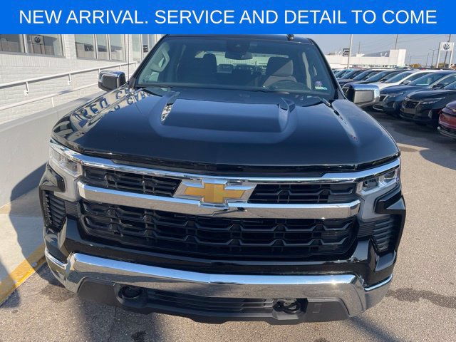 Used 2025 Chevrolet Silverado 1500 LT AWD/4WD image 2