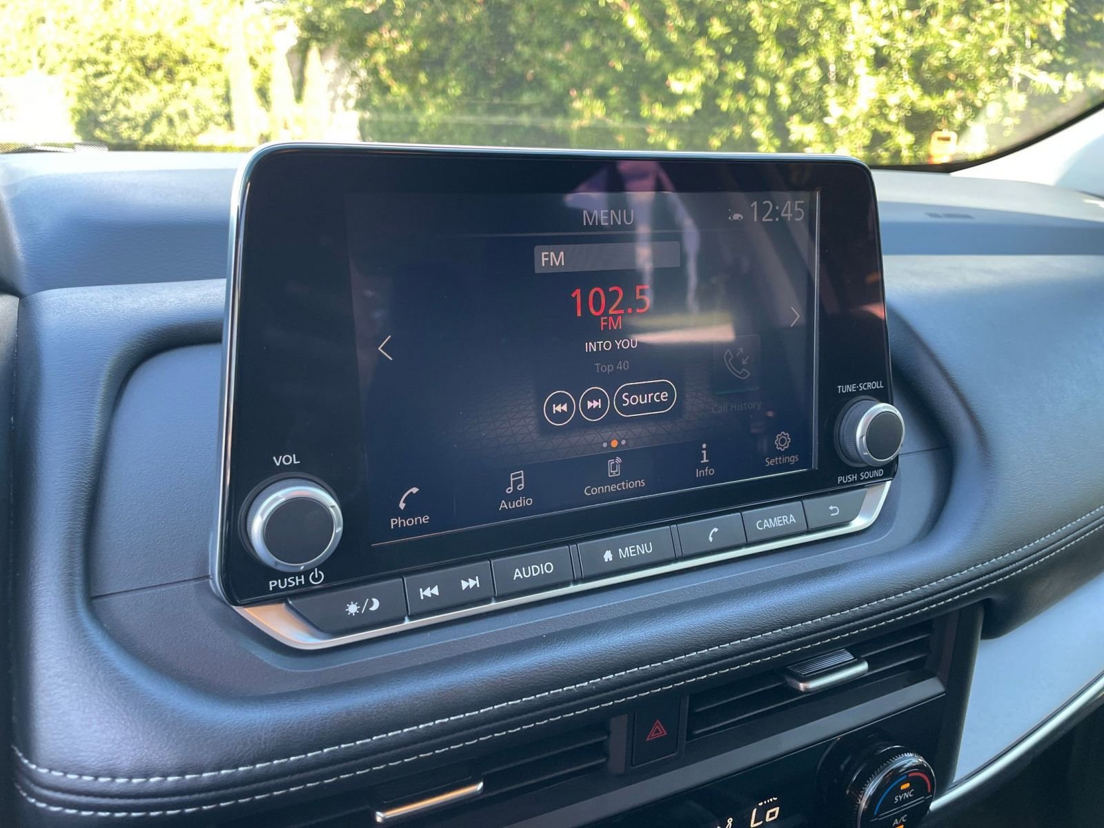 Used 2025 Nissan Rogue SV image 20