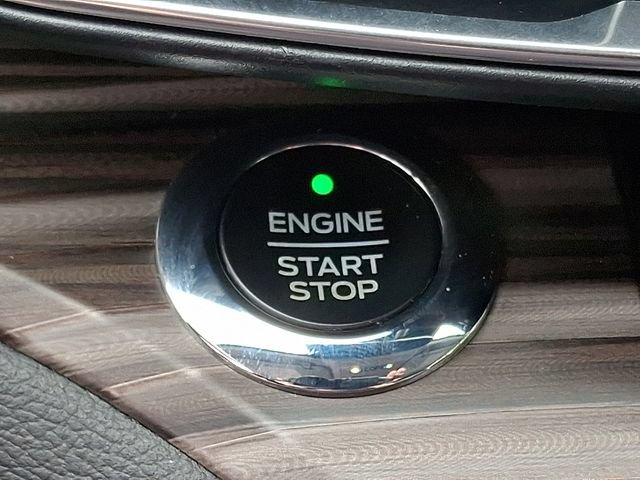 Used 2021 Ford Explorer Limited w/ Equipment Group 301A AWD/4WD image 19