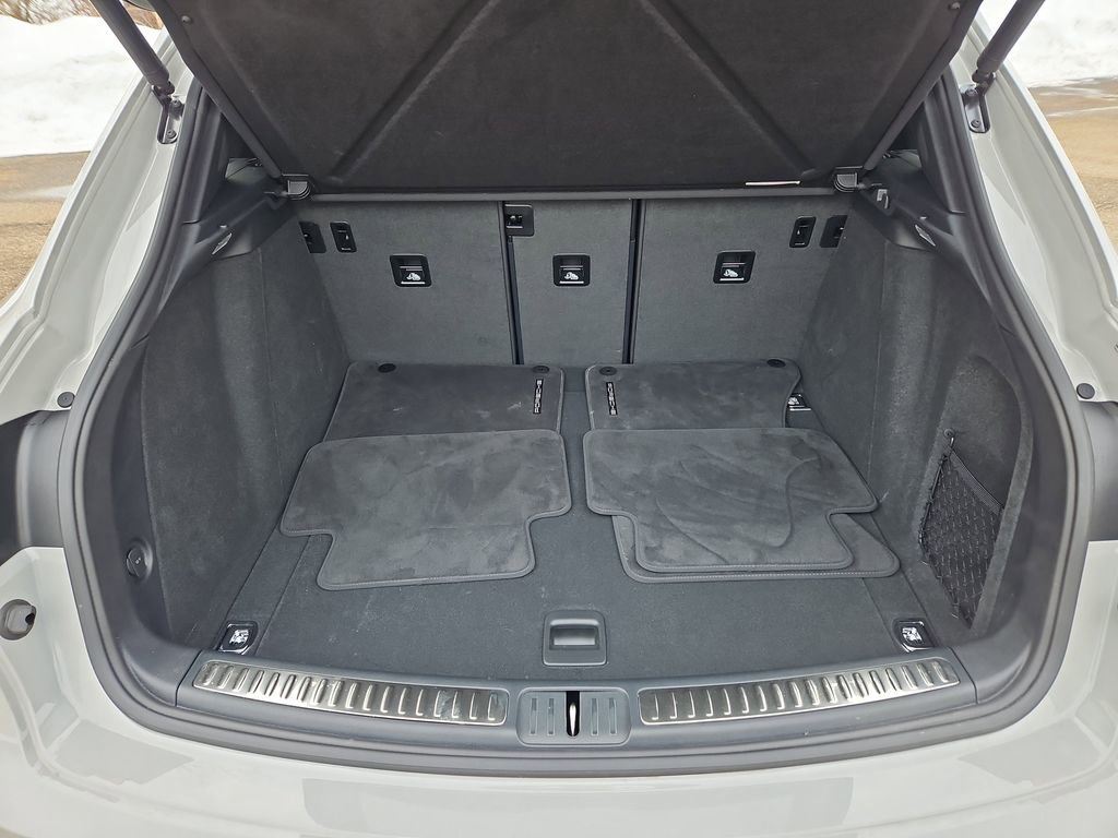 Certified 2025 Porsche Macan image 37