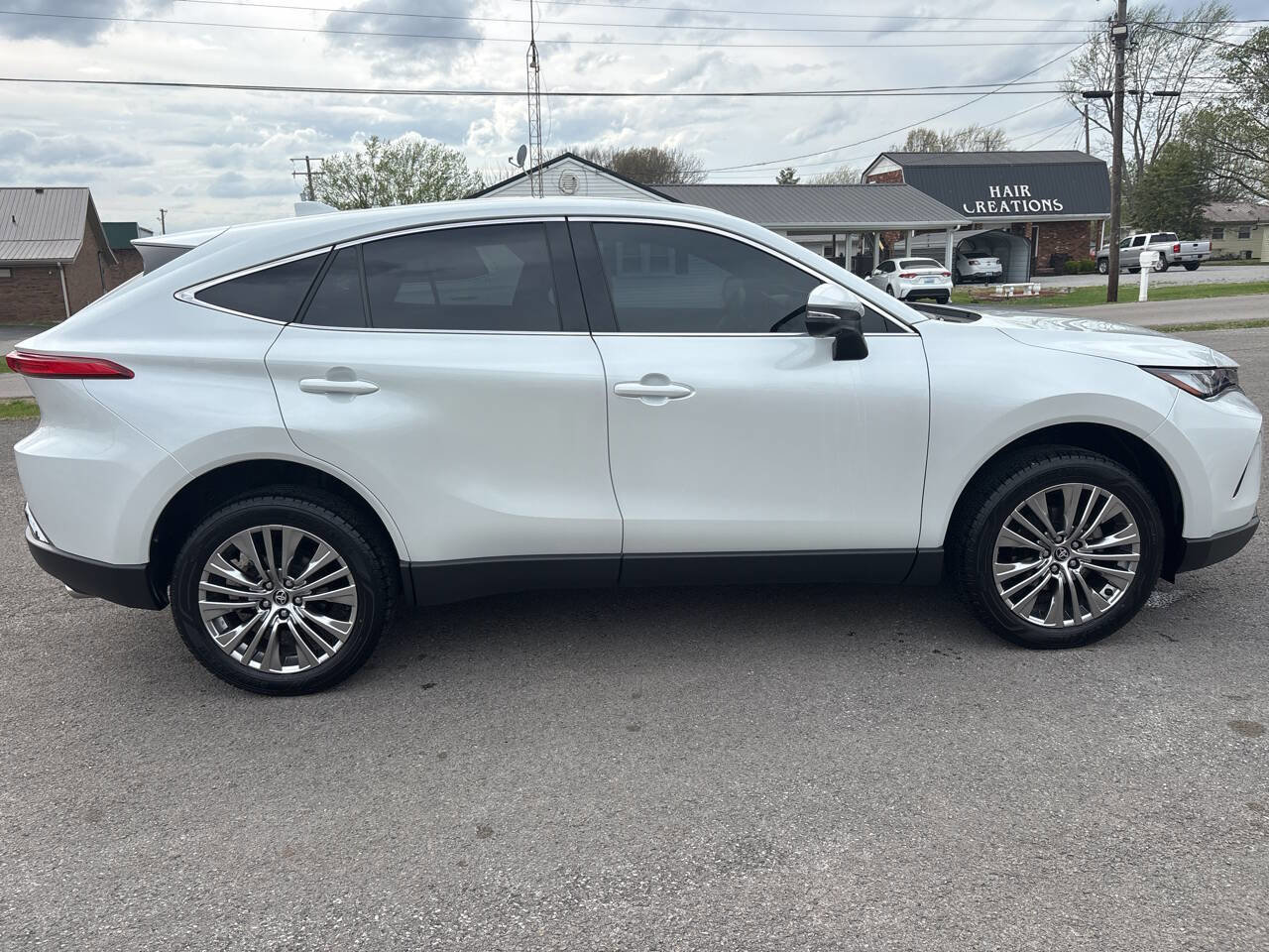 Used 2024 Toyota Venza Limited image 14