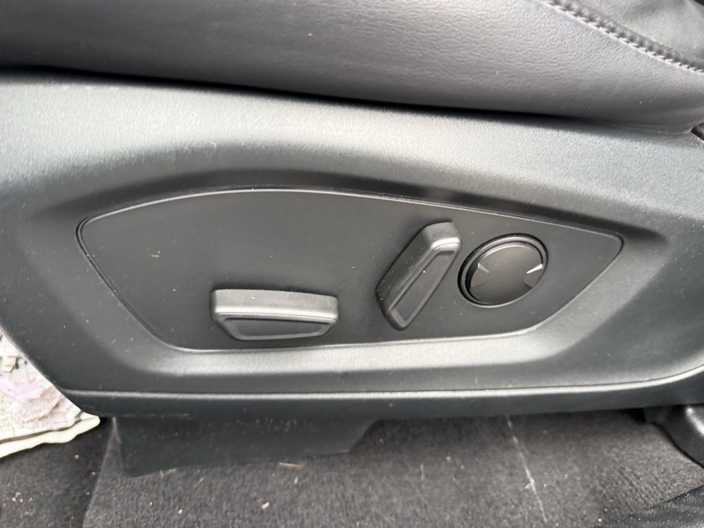 Used 2024 Ford Explorer XLT w/ Equipment Group 202A image 18