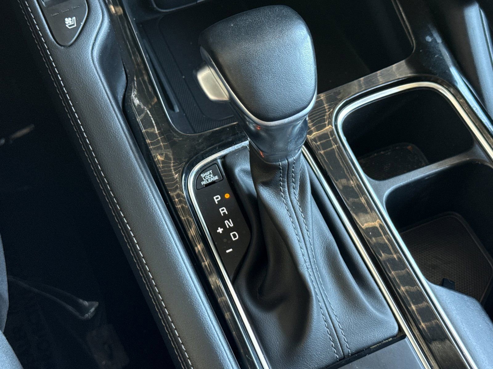 Certified 2024 Kia Telluride SX w/ Towing Package FWD image 22