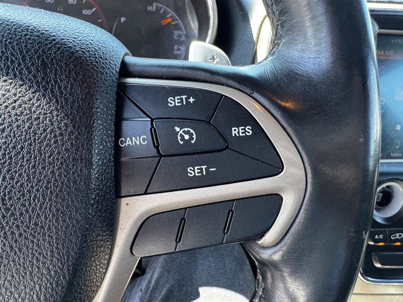 Used 2015 Jeep Grand Cherokee Limited AWD/4WD image 27