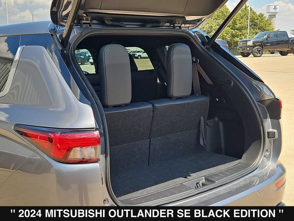 Used 2024 Mitsubishi Outlander SE Black Edition FWD image 35