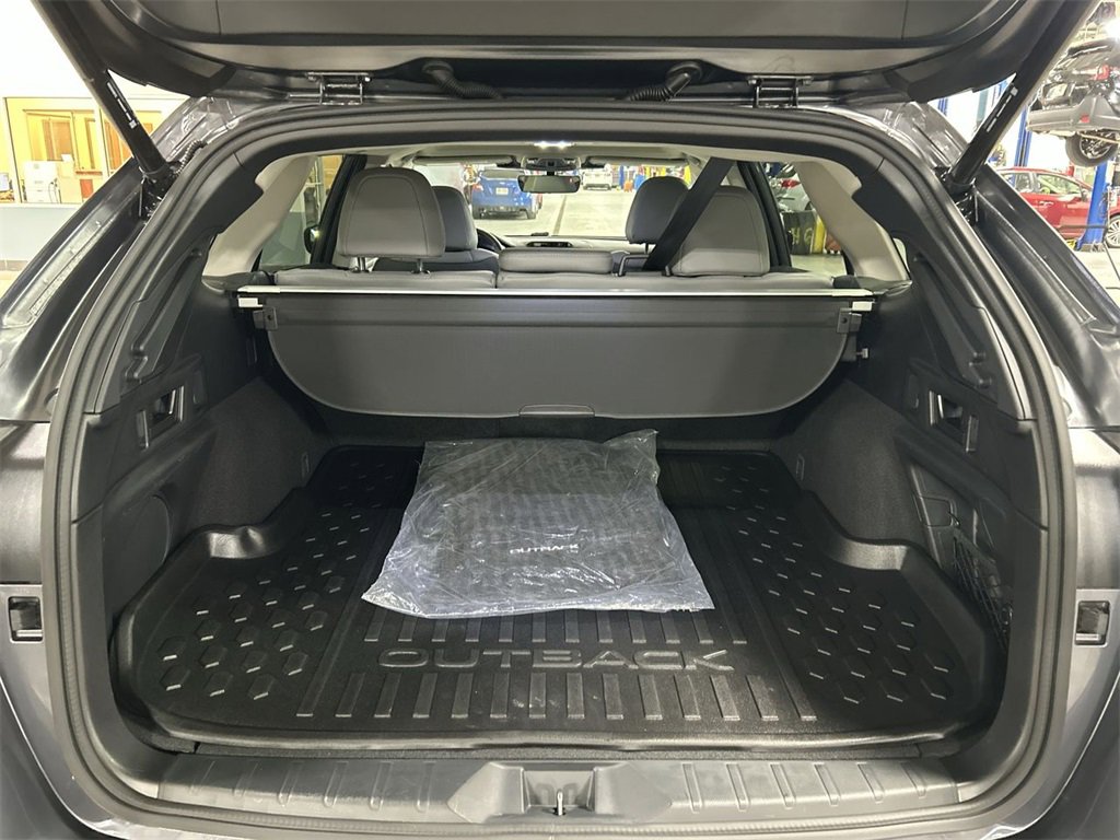 Certified 2023 Subaru Outback Limited image 27