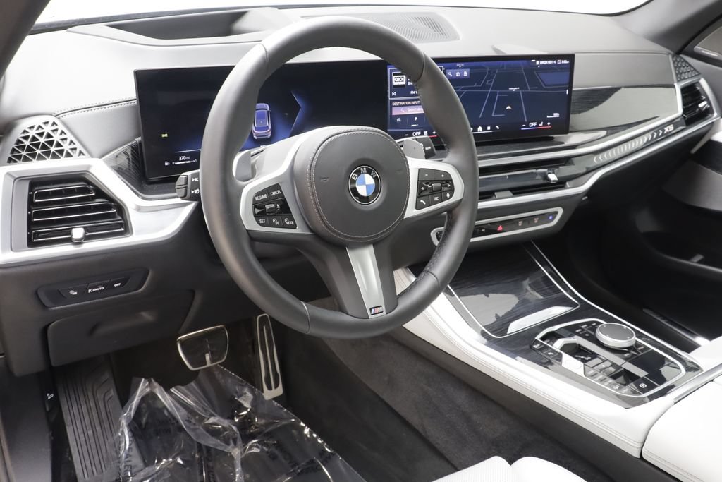 Used 2026 BMW X5 xDrive40i w/ M Sport Package AWD/4WD image 7