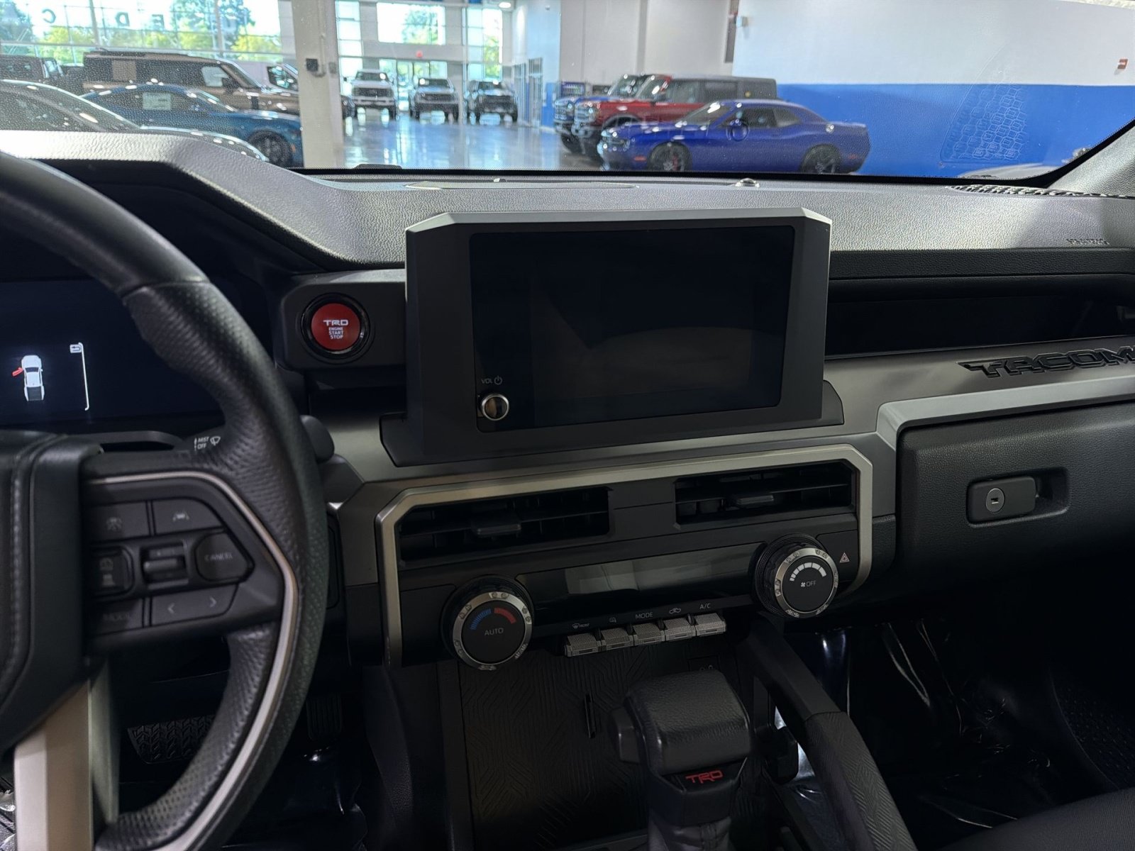 Used 2025 Toyota Tacoma TRD Off-Road AWD/4WD image 18