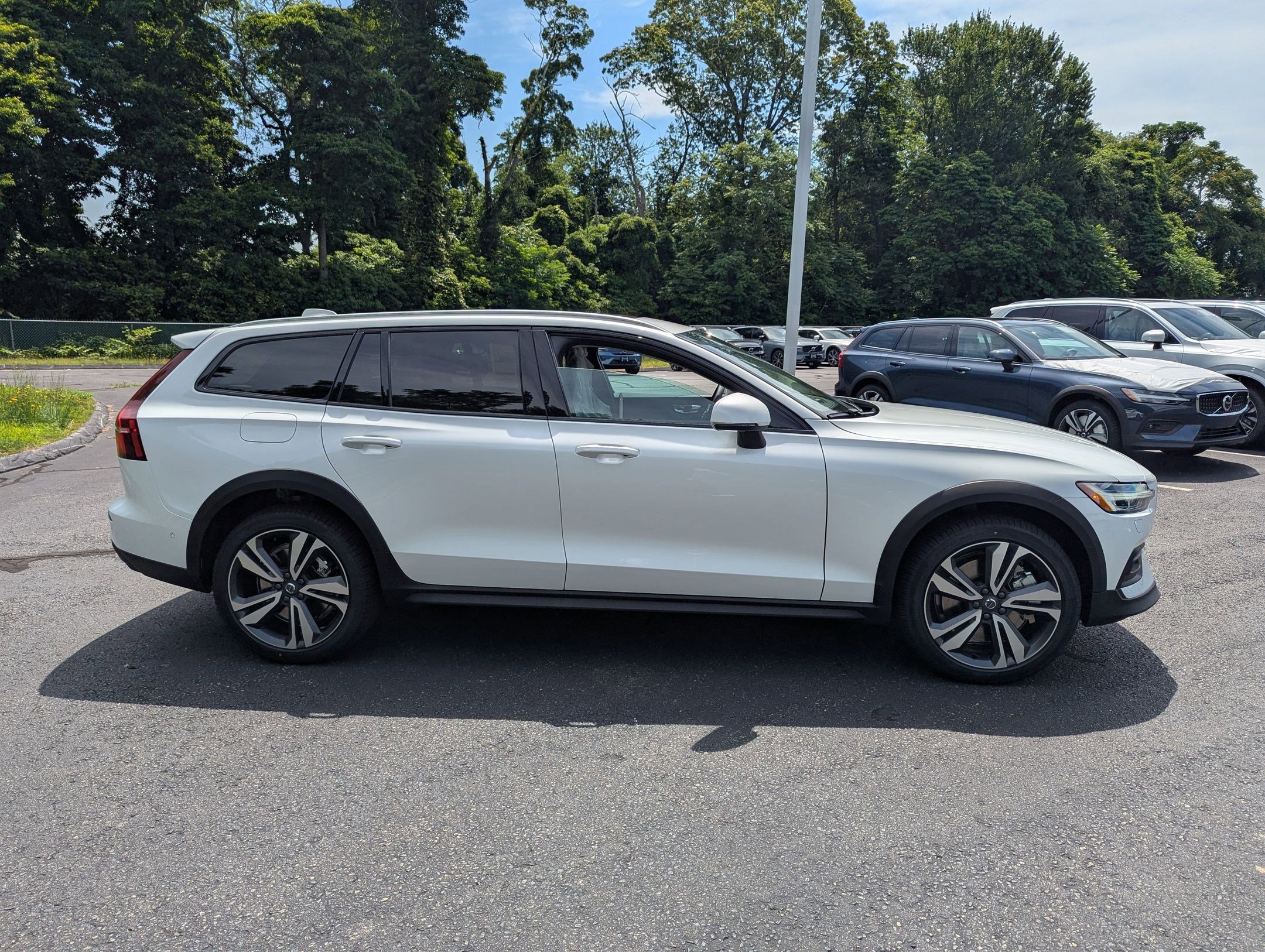 New 2026 Volvo V60 B5 Cross Country Plus w/ Protection Package Premier image 3