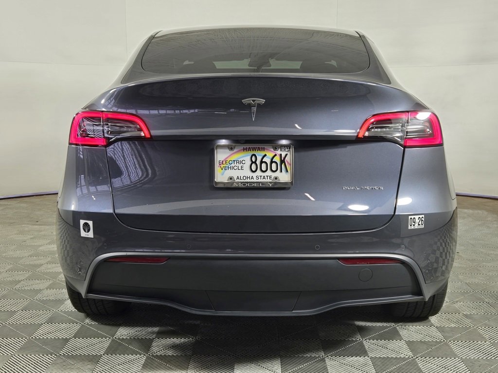 Used 2022 Tesla Model Y Long Range image 12