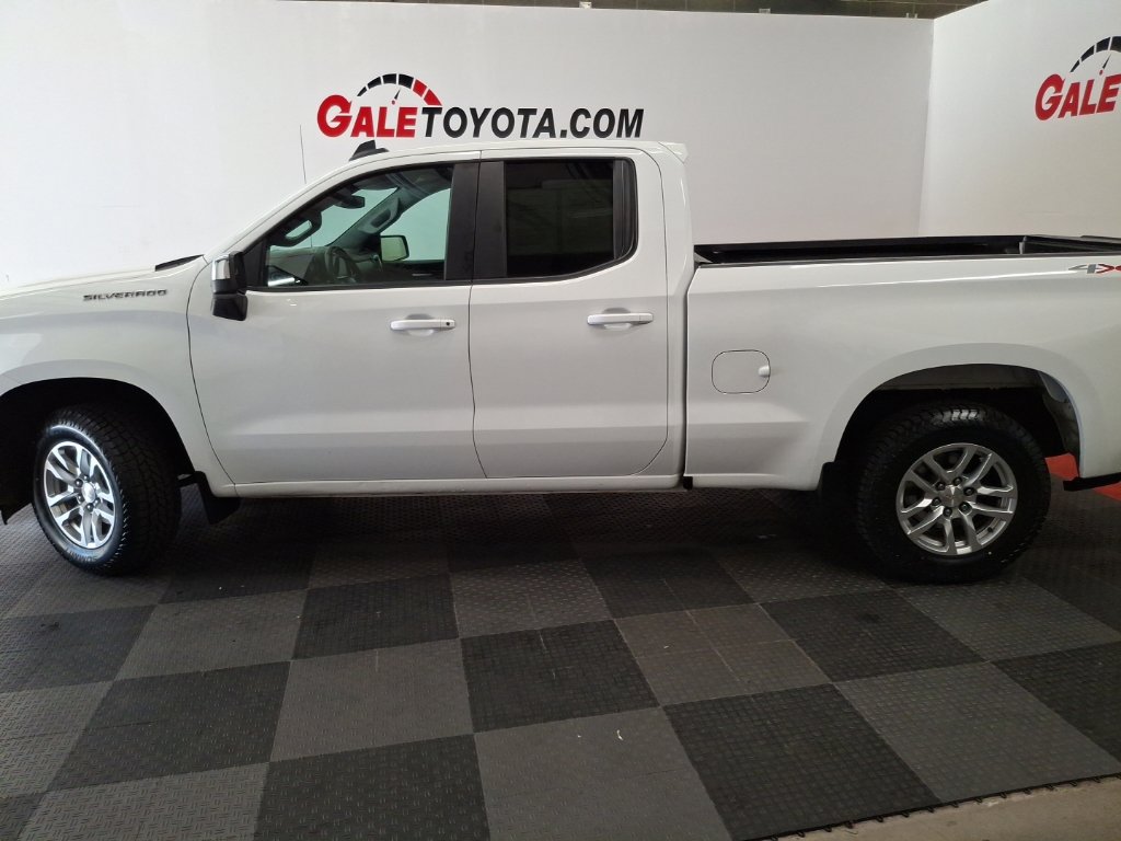 Used 2020 Chevrolet Silverado 1500 LT AWD/4WD image 9