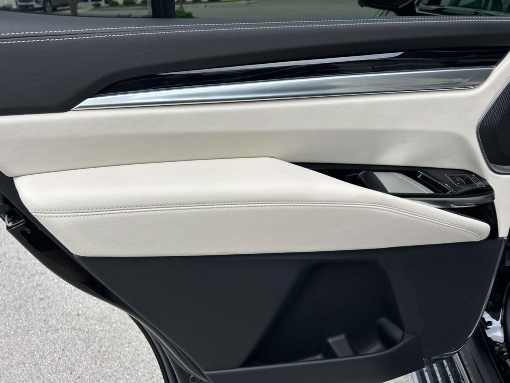 New 2026 Cadillac Escalade Sport w/ Touring Package AWD/4WD image 17