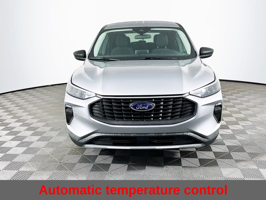 Used 2023 Ford Escape Active image 5