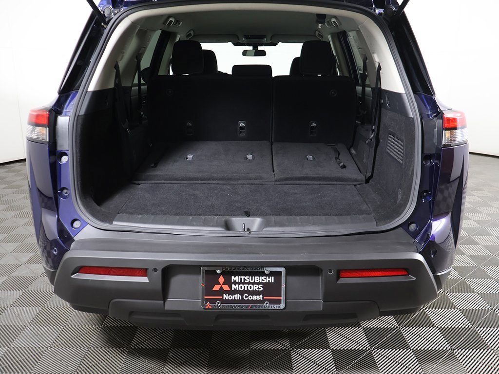 Used 2024 Nissan Pathfinder SV image 15