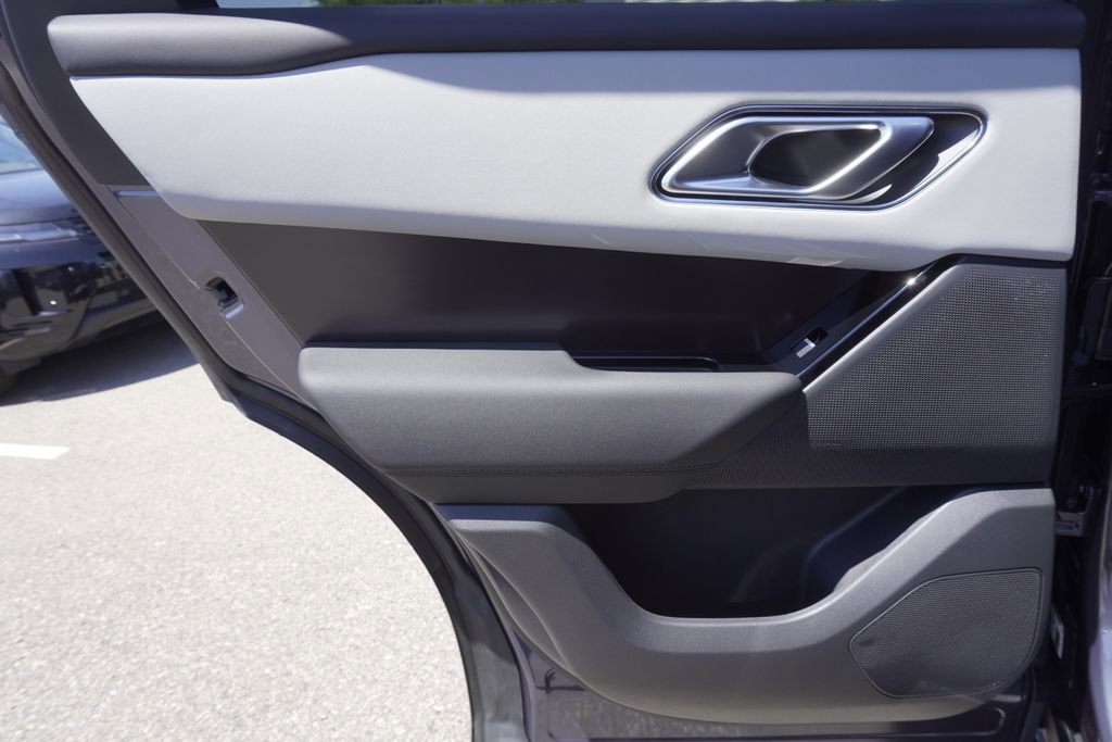 New 2026 Land Rover Range Rover Velar Dynamic SE image 28