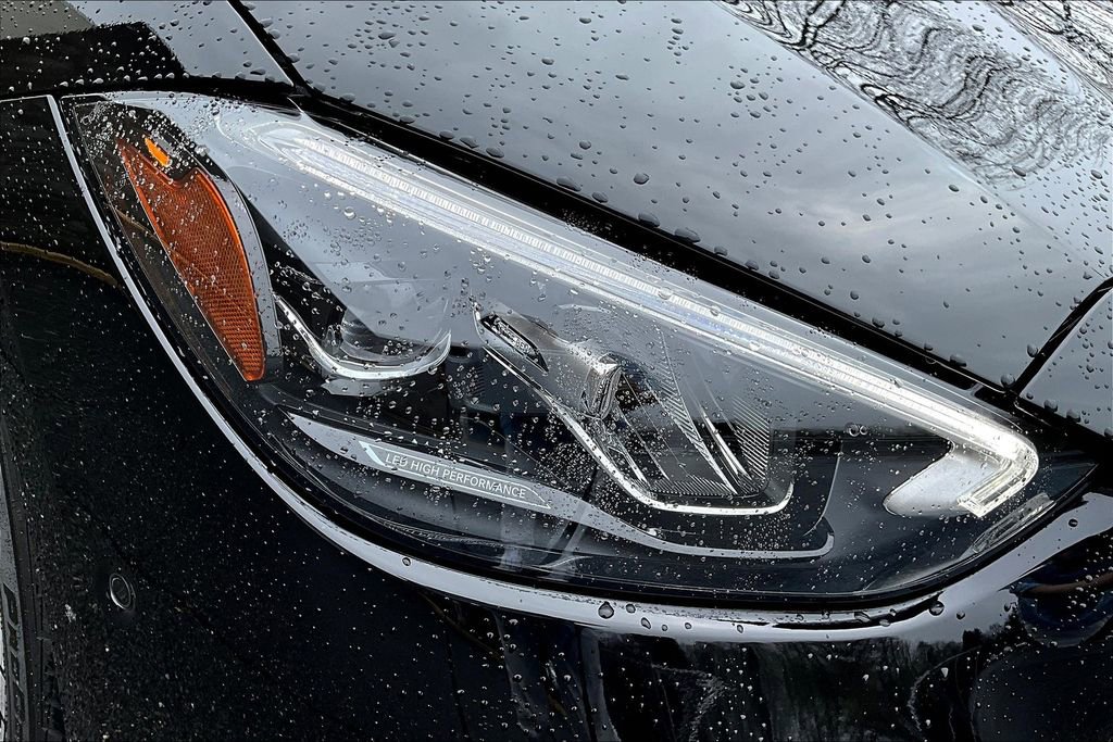 Certified 2025 Mercedes-Benz C 300 4MATIC Sedan image 31